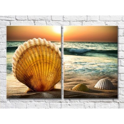 Картина ArtPoster Large seashell in the sand against the background of the sea (3453736)