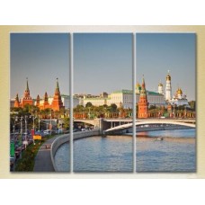 Картина Magic Color Triptych View of the Kremlin (2658427)