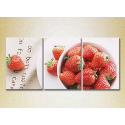 Pictură Magic Color Triptych Strawberries in a plate (2698650)