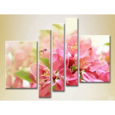 Картина Rainbow Polyptych Pear Blossom and the Bee 03 (2932806)