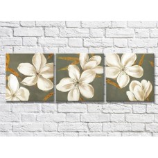 Pictură Gallerix Triptych of beige large flowers on a gray green background (500683)